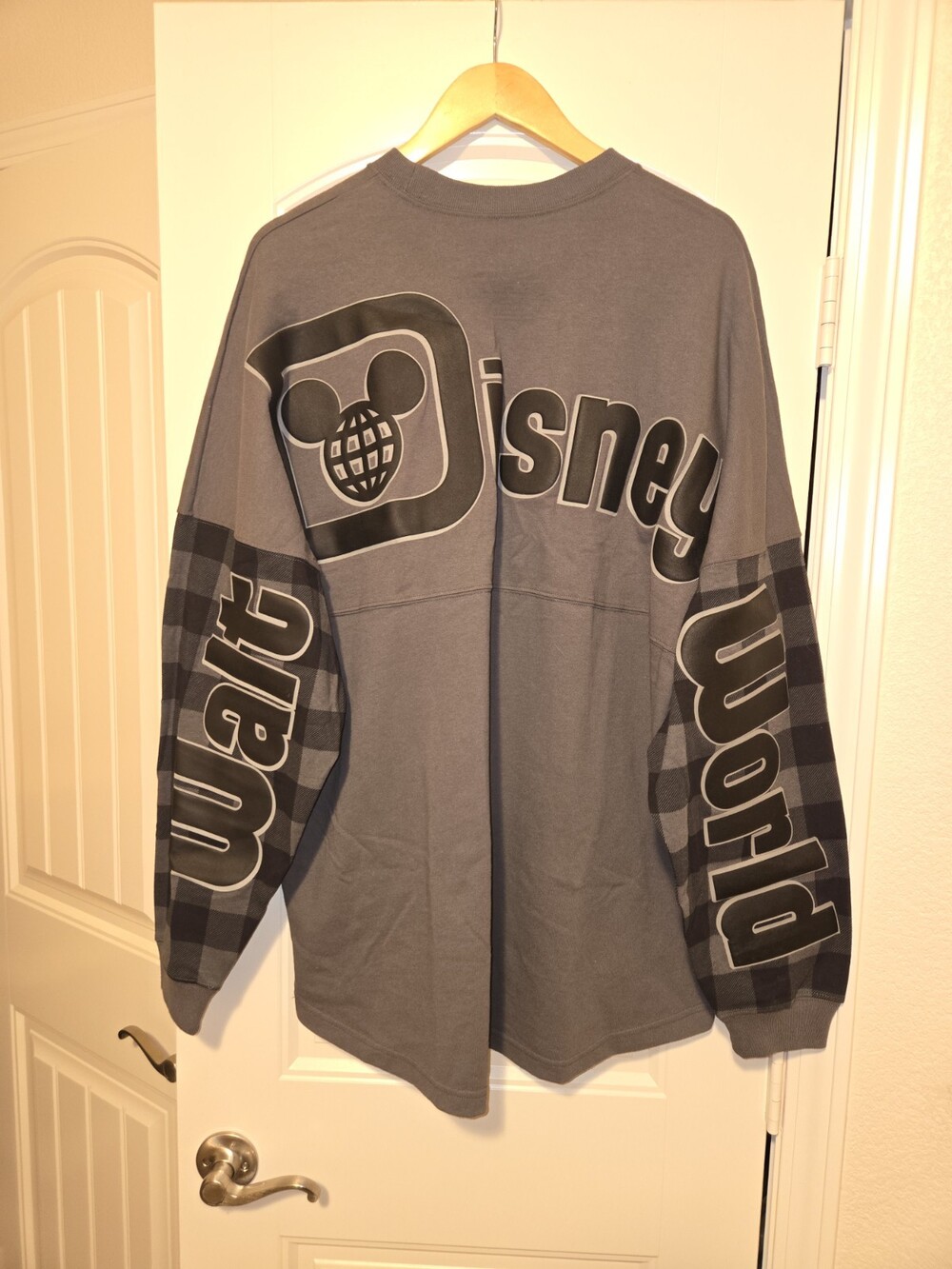 Disneyworld Retired Plaid Gray And Black Buffalo Check Spirit Jersey XL BNWT
